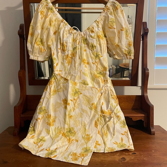 Sabo - Floral Yellow Dress - Picture 4 of 5